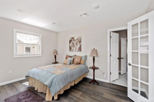 40 Markham Rd, Edison NJ  08817-4129 exterior