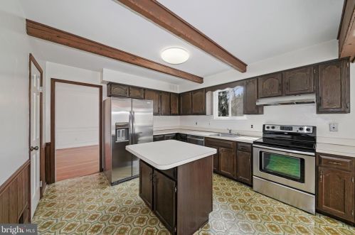 9924 Bedfordshire Ct, Rockville MD 20854-2015 exterior