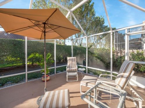 6834 Ashton St, Boynton Beach FL 33437-6040 exterior