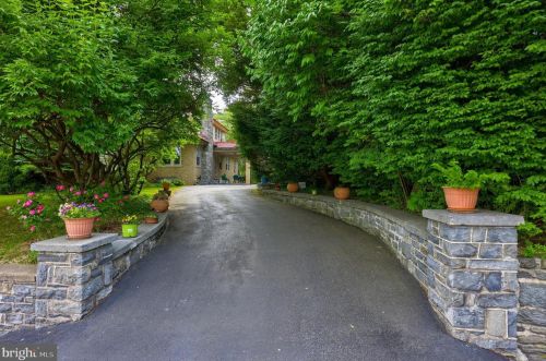 1937 Lititz Pike, Lancaster PA 17601-3337 exterior