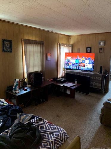 59 Mechanic St, Killingly CT 06239-2829 exterior