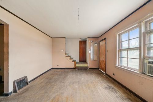 9619 Euclid Ave, Chicago IL 60617-4727 exterior