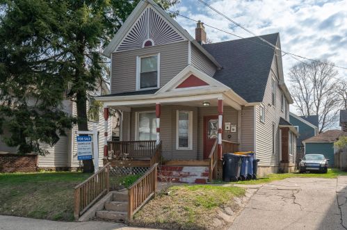 324 Hollister Ave, Grand Rapids, MI 49506-1533