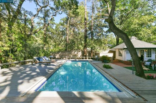 31 Ridge Park Ln, Concord CA 94518-1451 exterior