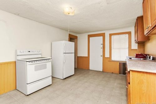 47 Gilbert St, Derby CT 06418-2015 exterior