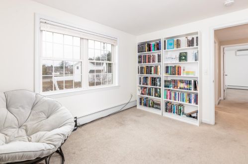 24 Amy Way, Concord NH  03303-1045 exterior