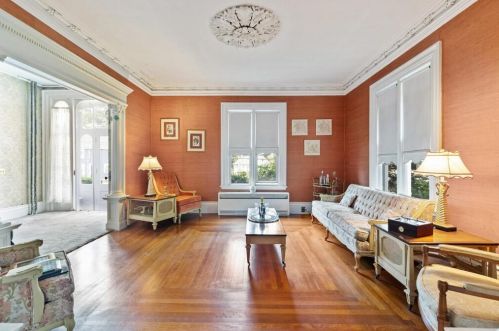 2 Frst St, Peabody MA 01960-4111 exterior