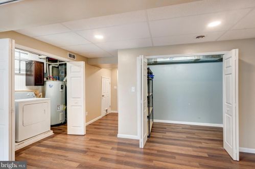 711 Grant Dr, Hanover PA  17331-2079 exterior