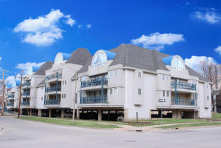 202 Chalmers St, Champaign IL  61820-6096 exterior