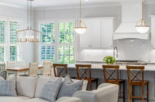 4698 Conway Dr, Atlanta GA 30327-3520 exterior