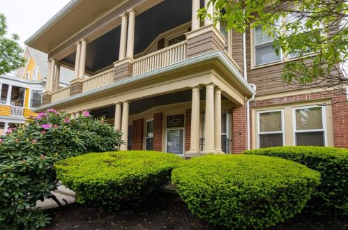 212 Lenox Ave, Providence, RI 02907-2612