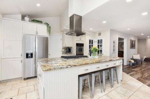 13561 Malena Dr, Tustin CA 92780-1914 exterior