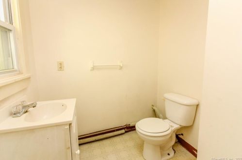 387 Putnam Pike, Killingly CT 06241-1608 exterior