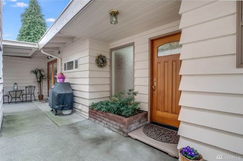 2545 204 St, Seattle WA  98155-1428 exterior