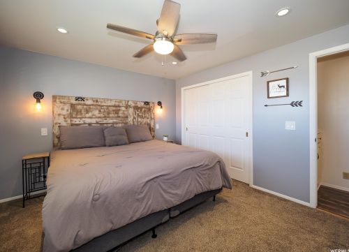 2820 7180, Taylorsville UT 84084-2921 exterior