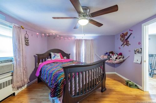 9 Jondot Dr, Enfield CT 06082-2213 exterior