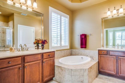 421 Pebble Bch Dr, Frisco TX 75034-2984 exterior