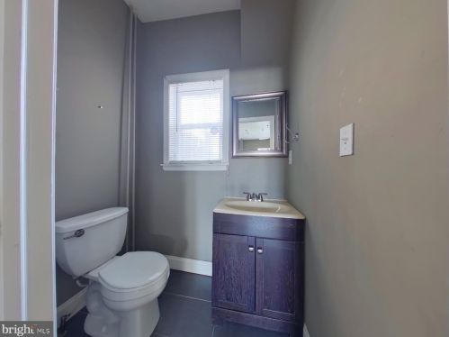 1325 19 St, Philadelphia PA 19146-4614 exterior