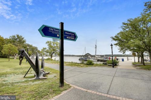 5823 Monticello Rd, Alexandria VA 22303-1302 exterior