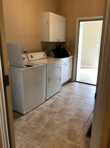 5028 Lawrence Ave, Chicago IL 60630-3400 exterior