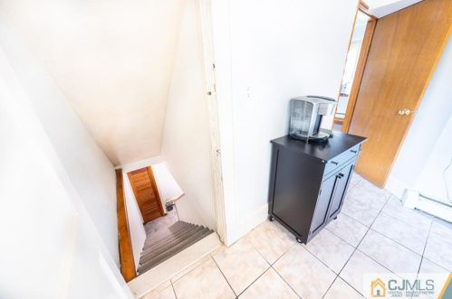 404 Avenel St, Avenel NJ 07001-1709 exterior