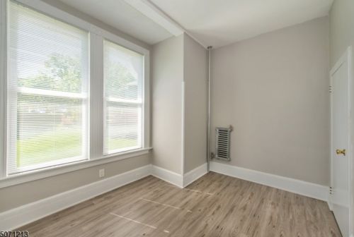 27 Walnut St, Montclair NJ  07042-4931 exterior