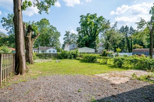 55 Laramie Rd, Plainfield NJ 07060-2951 exterior