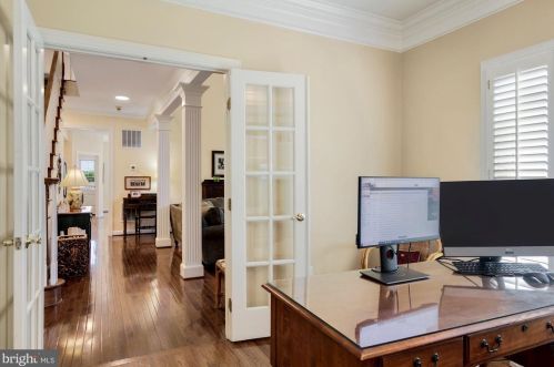 916 Brick Mnr Cir, Silver Spring MD 20905-3819 exterior