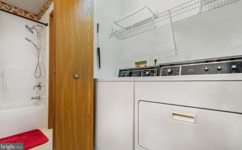 62 Lion Dr, Hanover PA  17331-3847 exterior