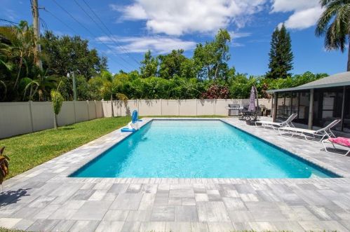 1280 Morningside Dr, Naples FL 34103-3314 exterior