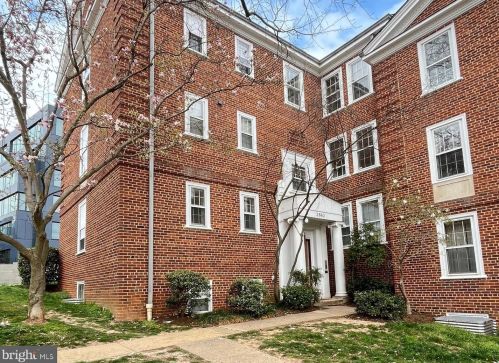 3863 Rodman St, Washington, DC 20016-2821