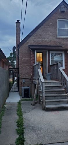 7529 Winchester Ave, Chicago IL 60626-1513 exterior