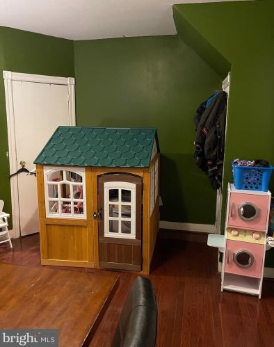 5820 Carpenter St, Philadelphia PA 19143-3010 exterior