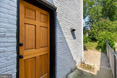 10 Locust St, Lancaster PA  17602-3608 exterior