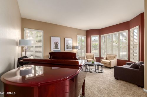 1872 Lantana Dr, Chandler AZ  85248-2170 exterior