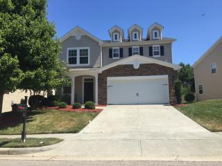 207 Northlands Dr, Cary, NC 27519-8684