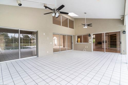 4702 Oak Leaf Dr, Naples FL 34119-8574 exterior