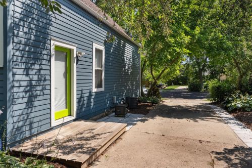 214 Vine St, Milwaukee WI 53205-1451 exterior