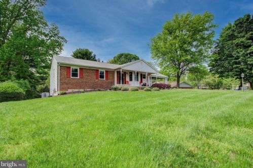 16428 Grande Vista Dr, Rockville, MD 20855-1914