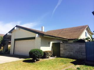 1200 Lindsay Pl, Oxnard, CA 93033-6652