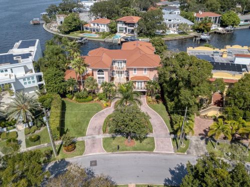 36 Bahama Cir, Tampa, FL 33606-3318