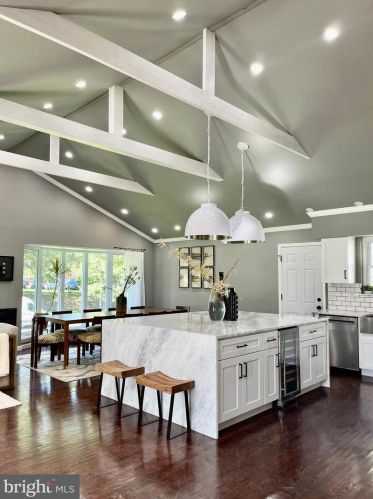 7012 City Ave, Philadelphia PA  19151-2317 exterior