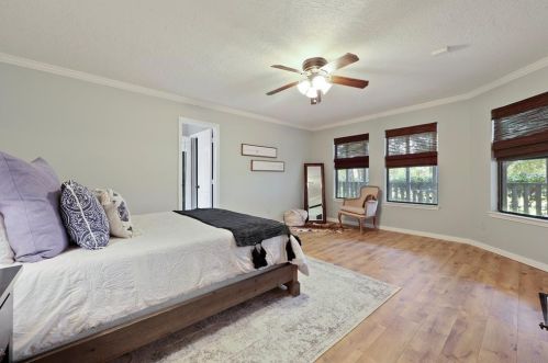 160 April Cv, Montgomery TX 77356-8818 exterior