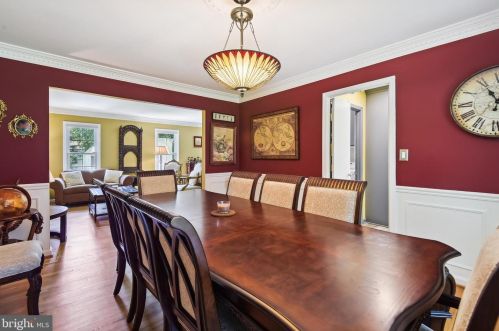 10316 Gainsborough Rd, Rockville MD 20854-4043 exterior