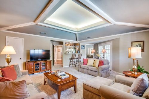 10727 Cox Ln, Dallas TX 75229-5211 exterior