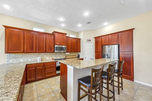 28203 Emerald Creek Ln, Fulshear TX 77441-2031 exterior