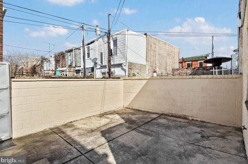 1932 4 St, Philadelphia PA 19122-2235 exterior