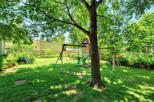 1229 Corona Dr, Austin TX 78723-2511 exterior