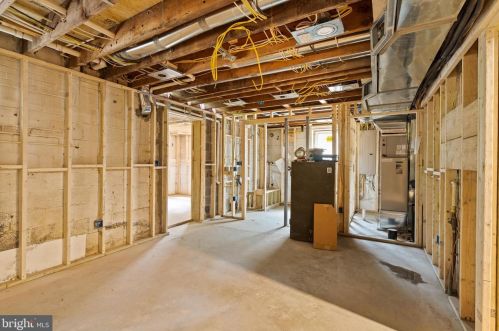 5121 Klingle St, Washington DC  20016-2654 exterior