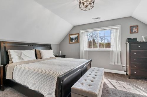 17 Sunrise Ln, Poughkeepsie NY exterior